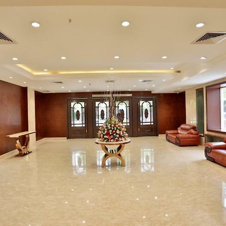 Hotel Royal Imperio Faridabad Exterior foto