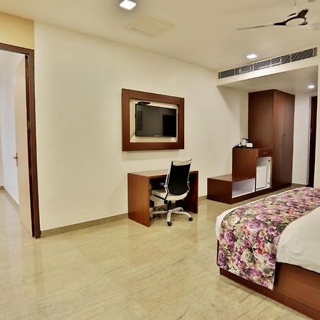 Hotel Royal Imperio Faridabad Exterior foto