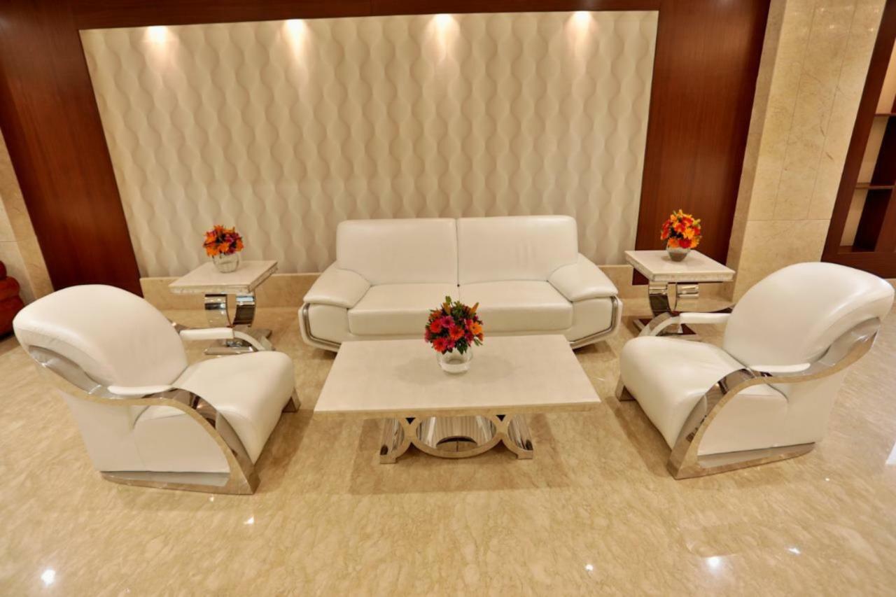 Hotel Royal Imperio Faridabad Exterior foto