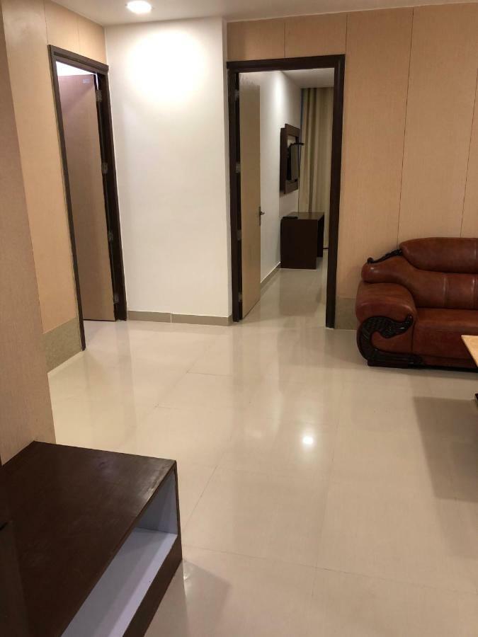 Hotel Royal Imperio Faridabad Exterior foto