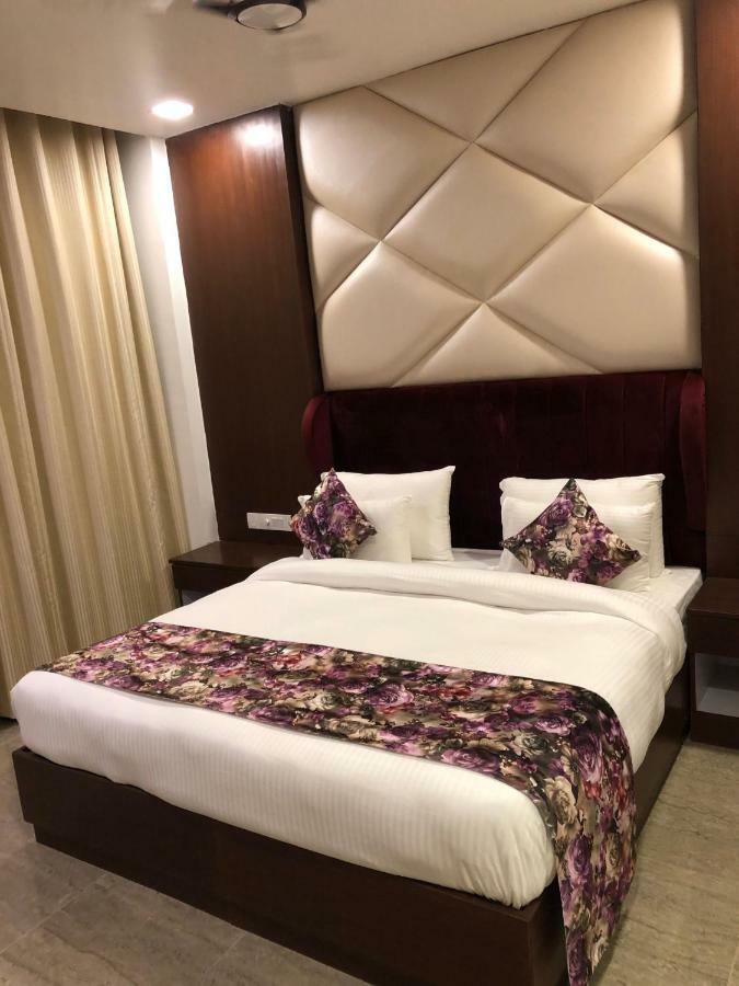 Hotel Royal Imperio Faridabad Exterior foto